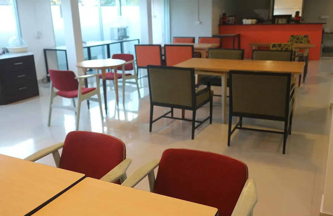 L42 Hostel Suvarnabhumi Airport-1